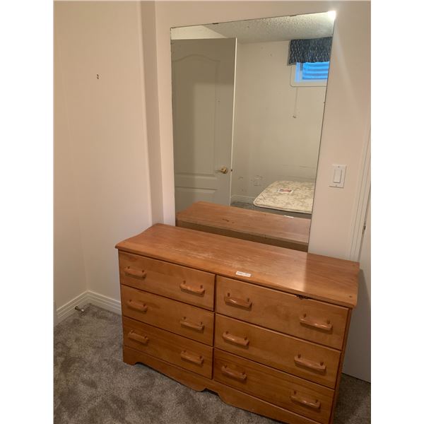 Chest of Drawers With Mirror