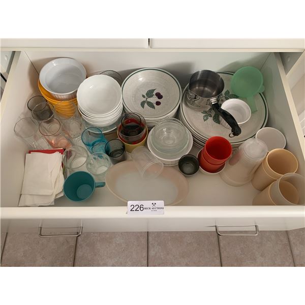 Assorted Kitchenware