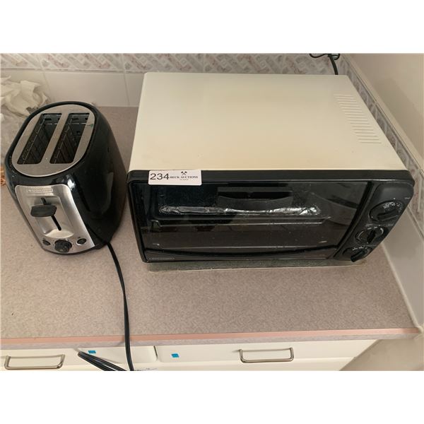 Black & Decker 2-Slot Toaster And DeLonghi Turbo Convention Toaster Oven