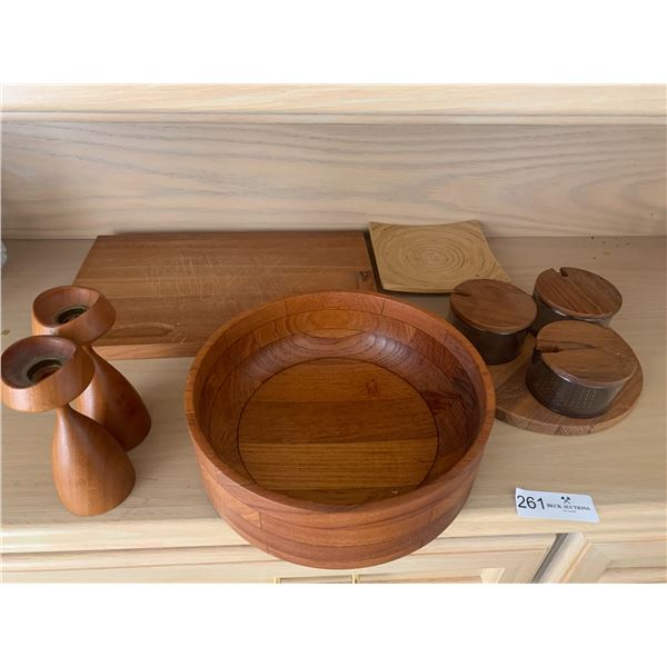 Wooden Bowl, 2 x Candle Holders, Cutting Board, Condiment Containers