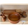 Image 1 : Wooden Bowl, 2 x Candle Holders, Cutting Board, Condiment Containers