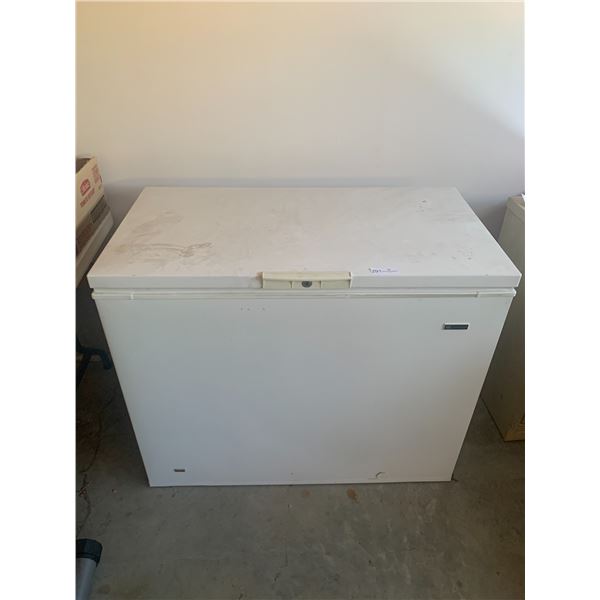 White-Westinghouse Chest Freezer