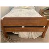 Image 5 : Twin Bed w/ Mattress, Headboard, and Footboard