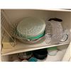 Image 9 : Assorted Kitchen Supplies