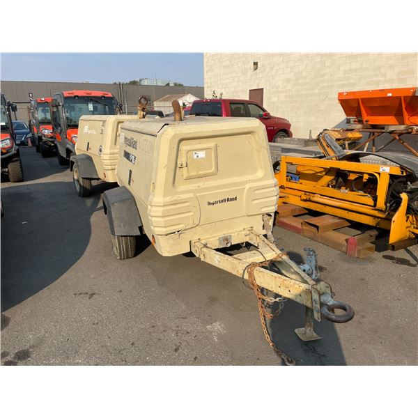 2005 INGERSOLL RAND XP185WIR S/N 352278UAP821 DIESEL AIR COMPRESSOR TRAILER