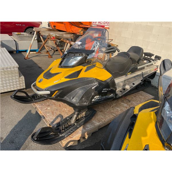 2015 SKI-DOO SKANDIC 900 ACE SNOWMOBILE, BLACK, VIN# YH2SLDFA9FR000668