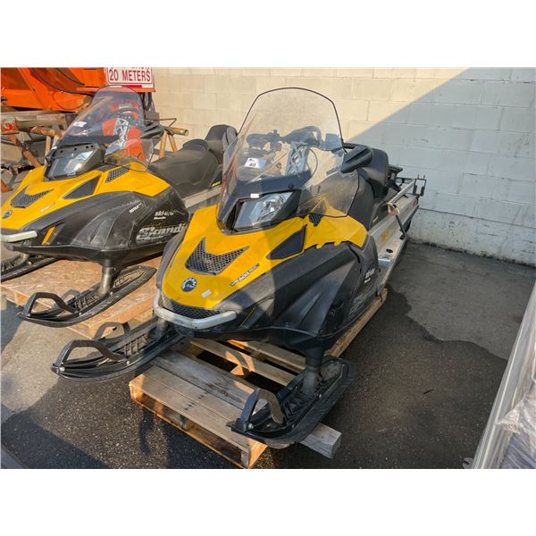 2014 SKI-DOO  SKANDIC SWT600 SNOWMOBILE, YELLOW, VIN# YH2SLYEAXER000203