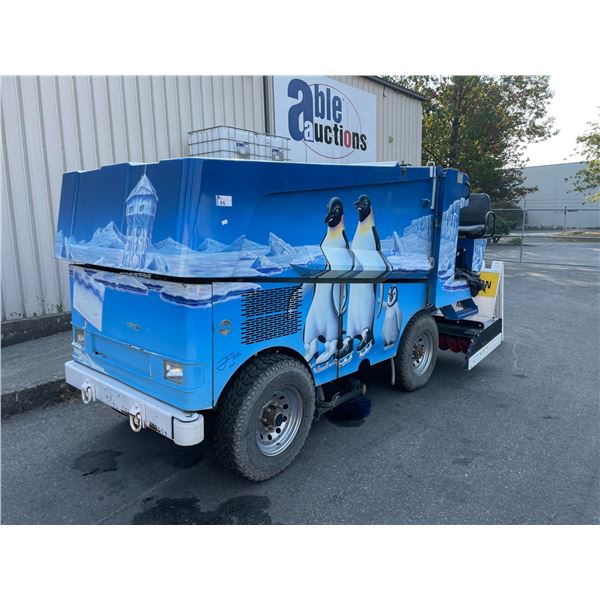 *TOW* ZAMBONI 520, ICE RESURFACER, BLUE SER #7688