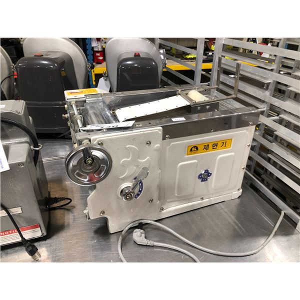 DAE KWANG 9" COMMERCIAL TABLETOP ELECTRIC SHEETING MACHINE