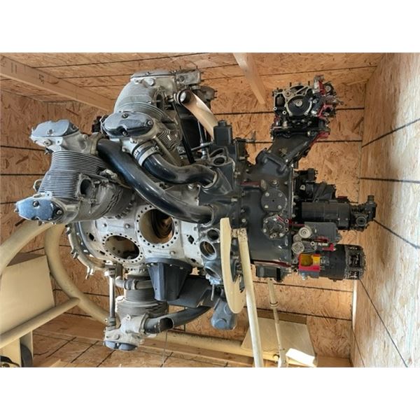 WRIGHT R-2600-29 CYCLONE 14 DOUBLE-ROW WW2 FIGHTER PLANE CUTAWAY ENGINE ON MOBILE ENGINE STAND