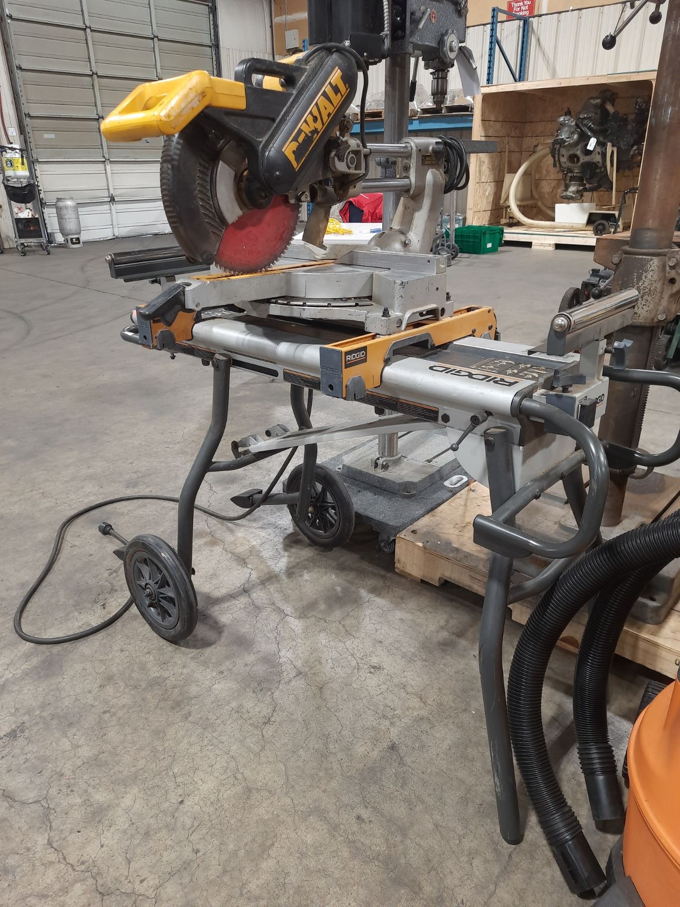 DEWALT 12 CORDED SLIDING COMPOUND MITER SAW WITH RIDGID MS UV MITER dewalt-12-corded-sliding-compound-miter-saw-with-ridgid-ms-uv-miter