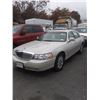 Image 2 : 2006 LINCOLN TOWN CAR SIGNATURE LTD., 4DR SEDAN, CREAM, VIN 1LNHM82W76Y620017