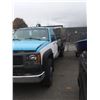 Image 2 : 1997 GMC 3500 SL, 2DR FLATDECK, WHITE & BLUE, VIN 1GDKC34J2VJ501585