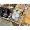 Image 2 : PALLET OF ASSORTED OIL FILTERS, FOAM, AIR FILTERS & HEAVY DUTY VEHICLE PARTS