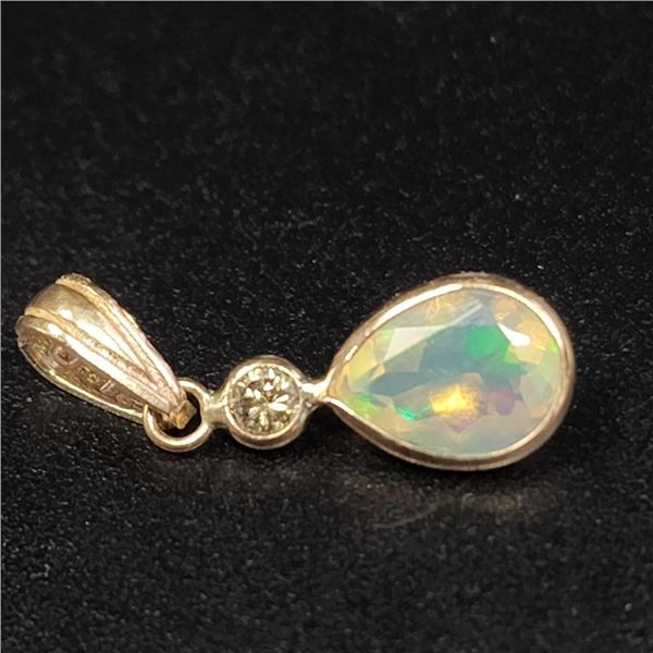14K Yellow Gold Opal(0.8ct) Diamond(0.15ct) Pendant (~Size )(Ring is resizable for $40) (~length inc