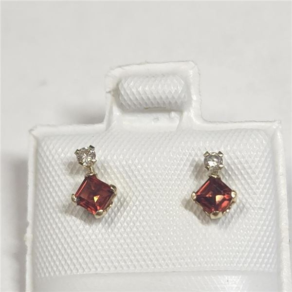 10K Yellow Gold Garnet(0.44ct) Diamond(0.06ct) Earrings (~Size )(Ring is resizable for $40) (~length