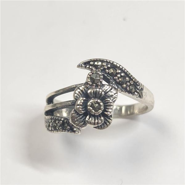 Silver Marcasite Ring (~Size )(Ring is resizable for $40) (~length inches), Suggested Retail Value $