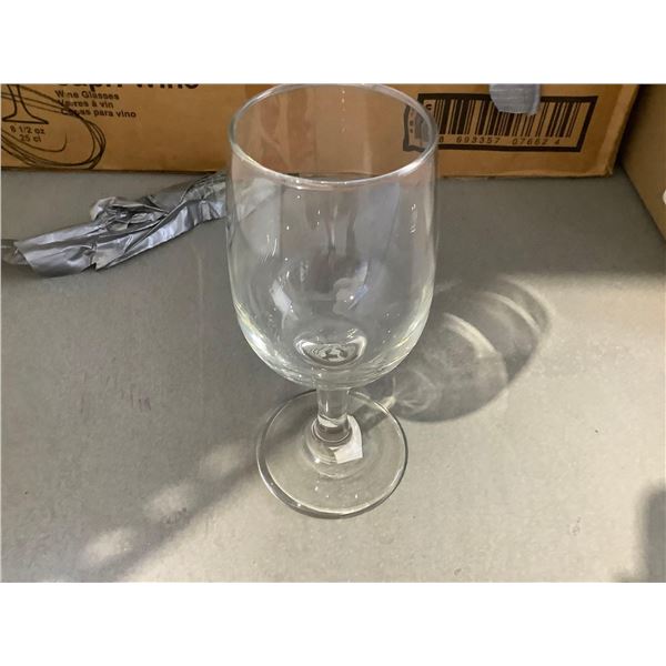 3 Dozen 8.5oz Capri Wine Gasses