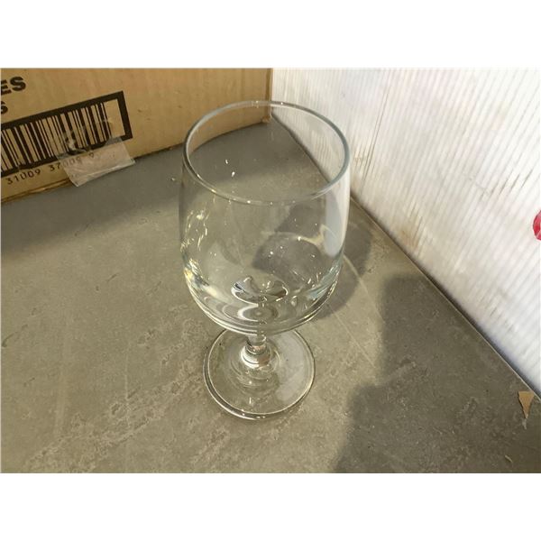 2 Dozen 8.5oz Embassy Wine Glasses