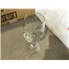 Image 1 : 2 Dozen 8.5oz Embassy Wine Glasses