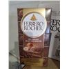 Image 2 : Ferrero Rocher Milk Chocolate Bar with Hazelnut & Cocoa Filling 8x90g