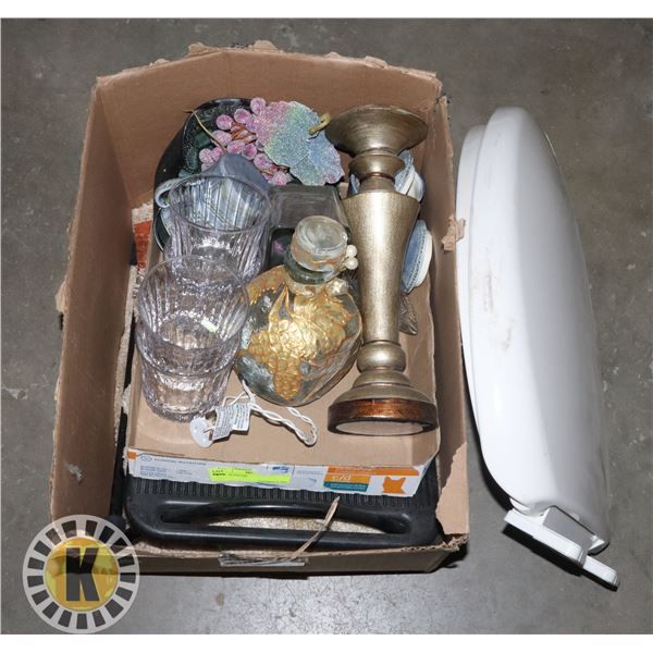 UNCLAIMED BOX OF HOME ITEMS INCLUDING TOILET SEAT