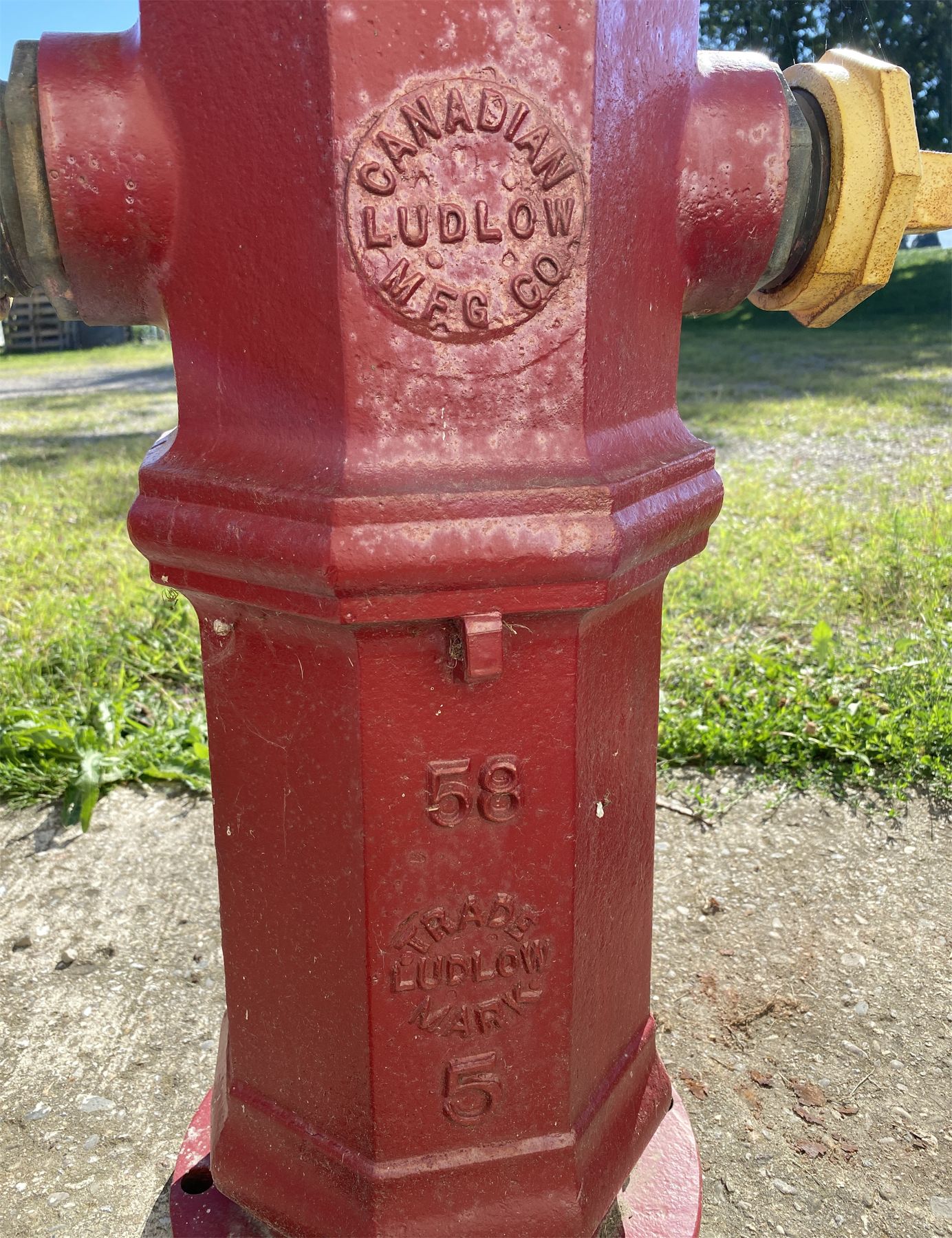 CANADIAN LUDLOW FIRE HYDRANT - 32 INCHES