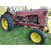 Image 3 : MASSEY HARRIS ANTIQUE TRACTOR - MODEL 33
