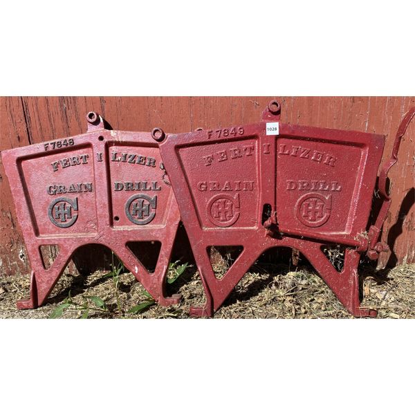 LOT OF 2 - SET OF IH SEED DRILL ENDS 