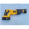 Image 2 : DeWALT Variable Speed Reciprocating Saw