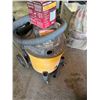 Image 2 : CRAFTSMAN PROFFESSIONAL 60TR 6.25HP SHOP VAC WITH ATTACHEMENTS
