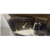 Image 2 : VINTAGE JEWEL RADIO, SQUARE SHOOTER 2 CAMERA