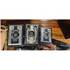 Image 2 : VINTAGE CAMERA LOT: BROWNIE TARGET 6-16, -20, BROWNIE BULLS EYE (KODAK), ACTUS, HAWKEYE FLASHON. EIG