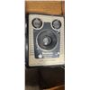 Image 7 : VINTAGE CAMERA LOT: BROWNIE TARGET 6-16, -20, BROWNIE BULLS EYE (KODAK), ACTUS, HAWKEYE FLASHON. EIG