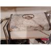 Image 2 : SOCK STRETCHERS & FOOT WARMER (ANTIQUE).