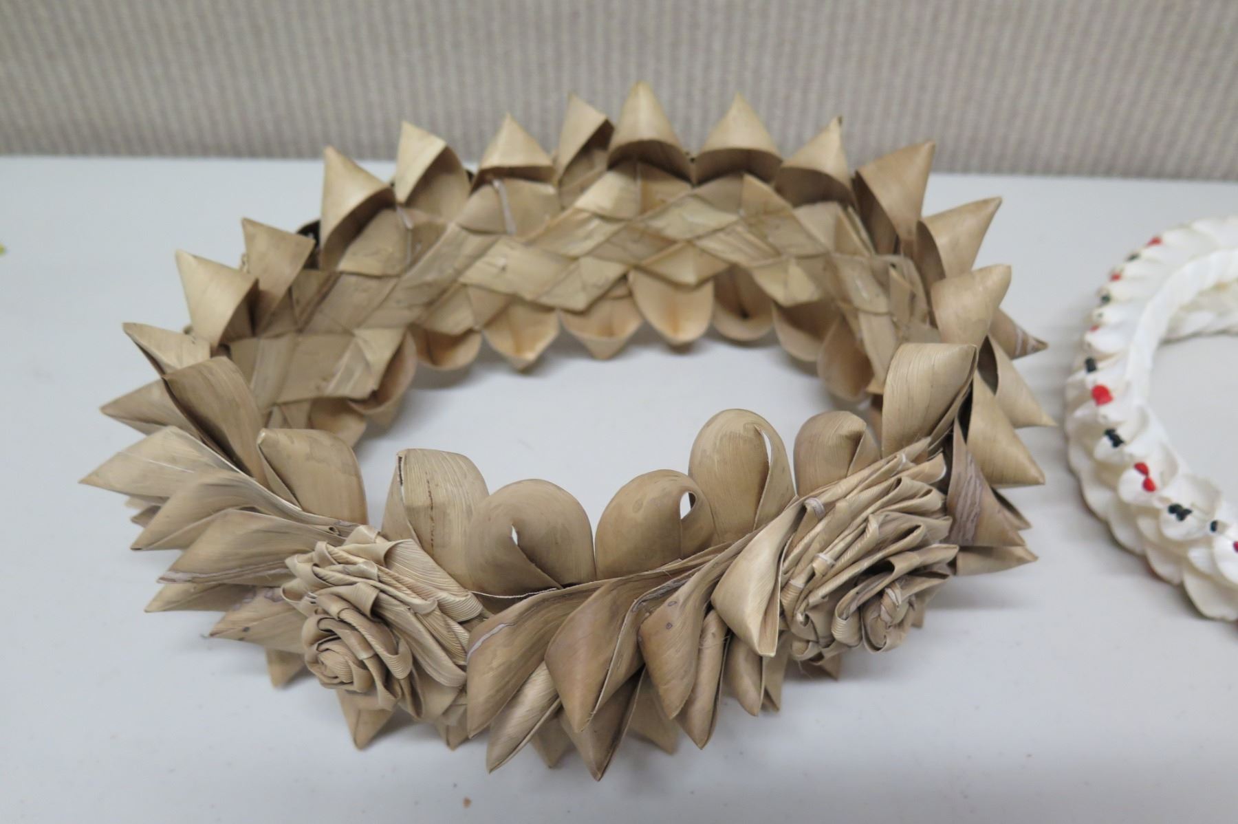Shell Lei, Haku Shell Lei & Woven Lauhala Haku Lei - Oahu Auctions
