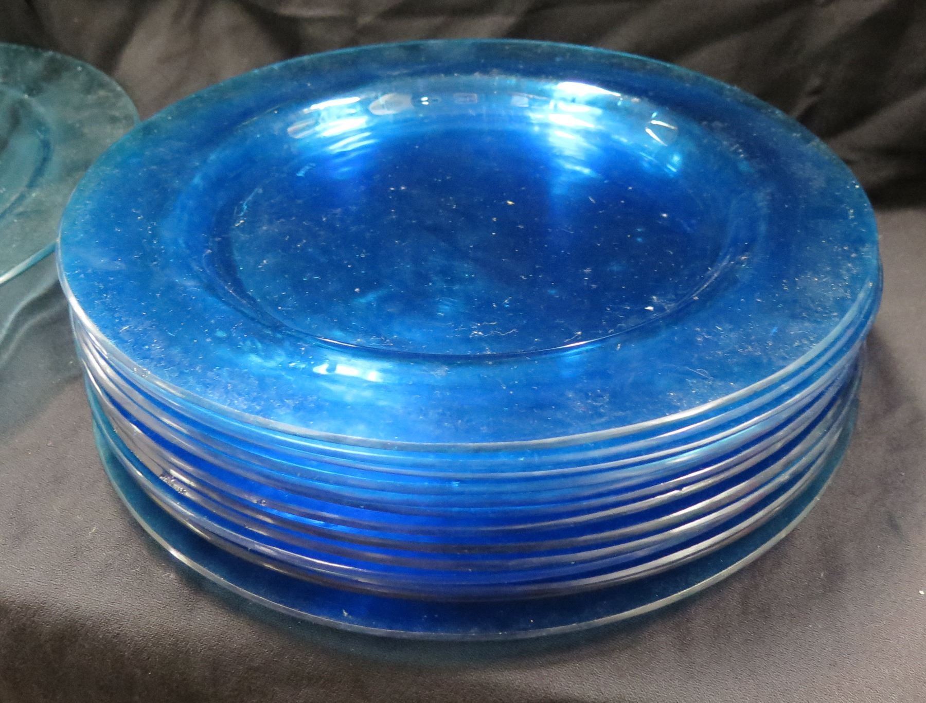 Qty 10 Round Clear Blue Glass Plates Oahu Auctions qty-10-round-clear-blue-glass-plates-oahu-auctions