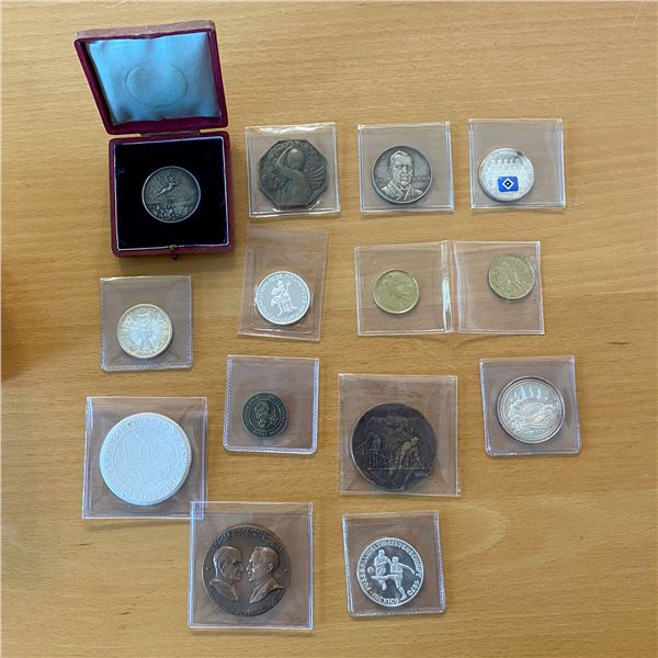 WORLDWIDE: LOT of 14 exonumia items