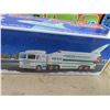 Image 2 : Hess Toy Truck & Space Shuttle w/Satellite