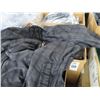 Image 2 : 5 Grey Rain Jackets