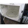 Image 2 : Hamilton Beach Microwave