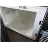 Image 2 : Hamilton Beach Microwave