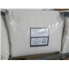 Image 2 : 4-Threshold Queen White Quilt - 4 X $
