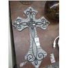 Image 1 : Decorative Metal/Rattan Cross Wall Décor