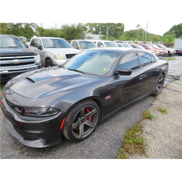 2016 Dodge Charger SRT Sedan