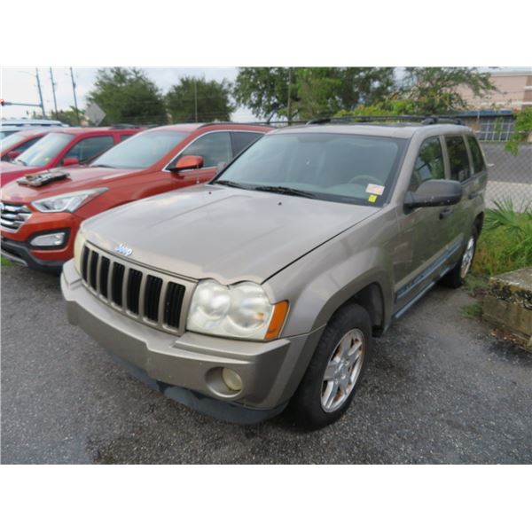 2005 Jeep Grand Cherokee Laredo 5-Dr. SUV