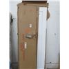 Image 1 : Lot of White Door & Grand Bi-Fold w/Lite