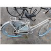 Image 4 : White Main Street Bike