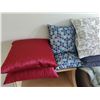 Image 2 : Bedding, Throw Pillows, Cushions