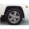 Image 28 : A12D --  2008 JEEP PATRIOT LTD 4X4, White, 228252 KM  "NO RESERVE"